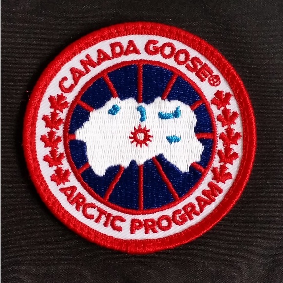 Canada Goose Black Vest - Picture 4 of 7